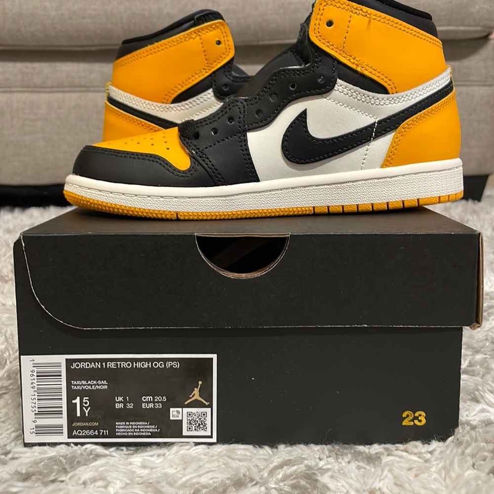 JORDAN 1 RETRO HIGH OG TAXI. LITLLE KID SIZE 1.5Y